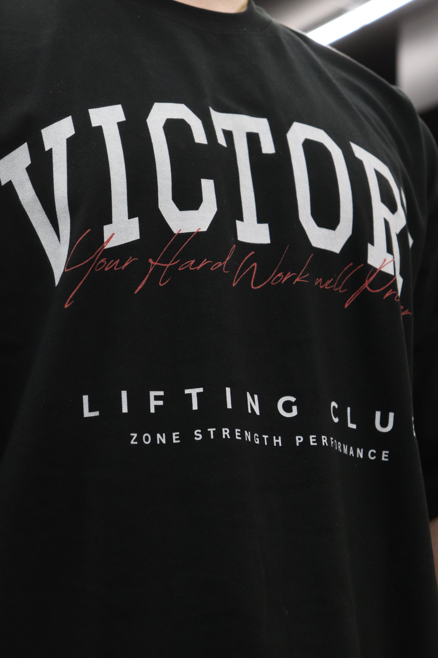 ESSENTIAL VICTORY TEE | BLACK/WHITE